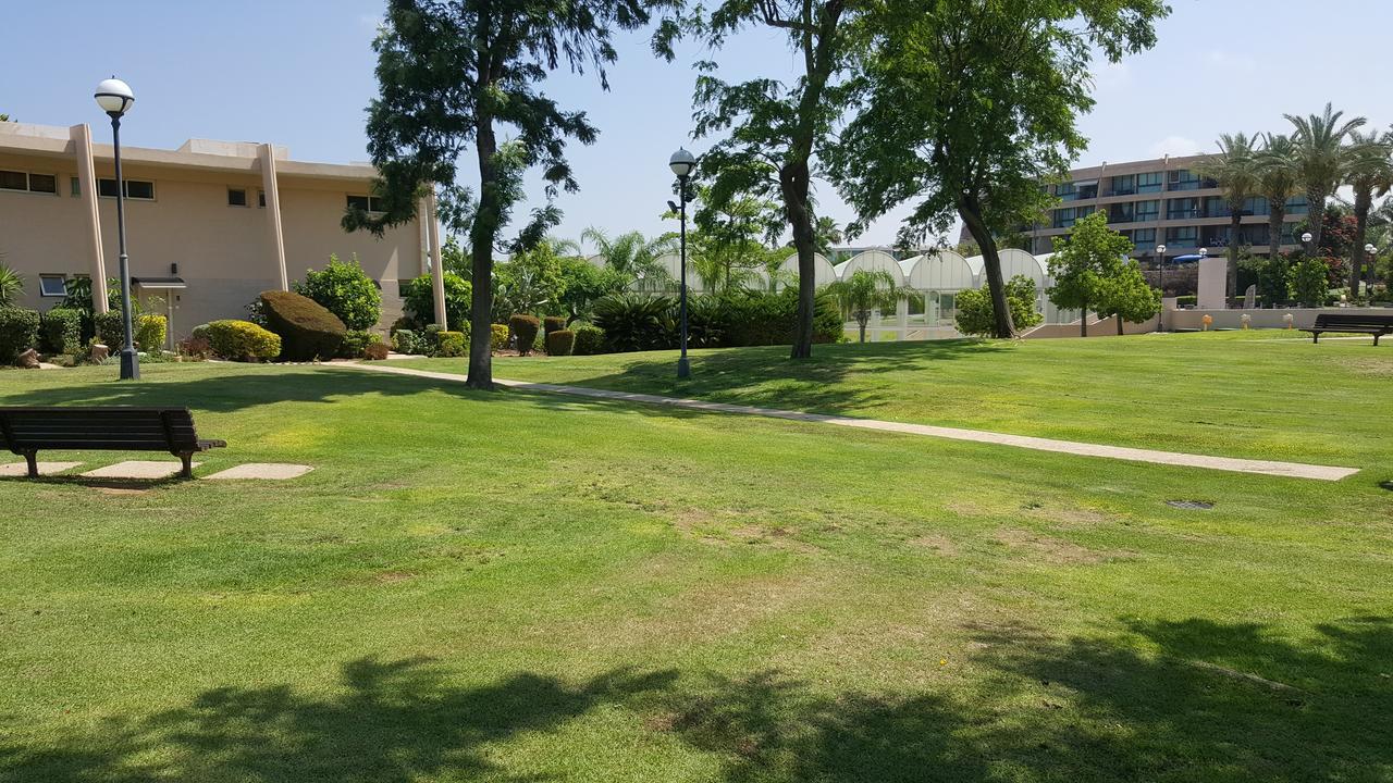 Neot Golf Caesarea Garden Apartment ภายนอก รูปภาพ